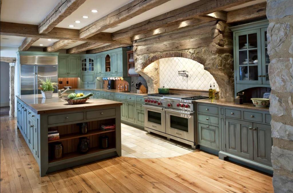 Дизайн интерьера кухонь загородных домов – как оптимально использовать  имеющееся пространство