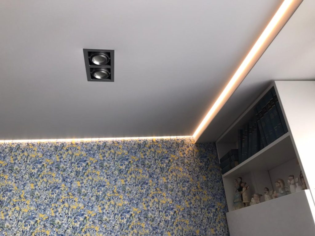 Варианты освещения комнаты с натяжным потолком | Статьи Бренд Потолок