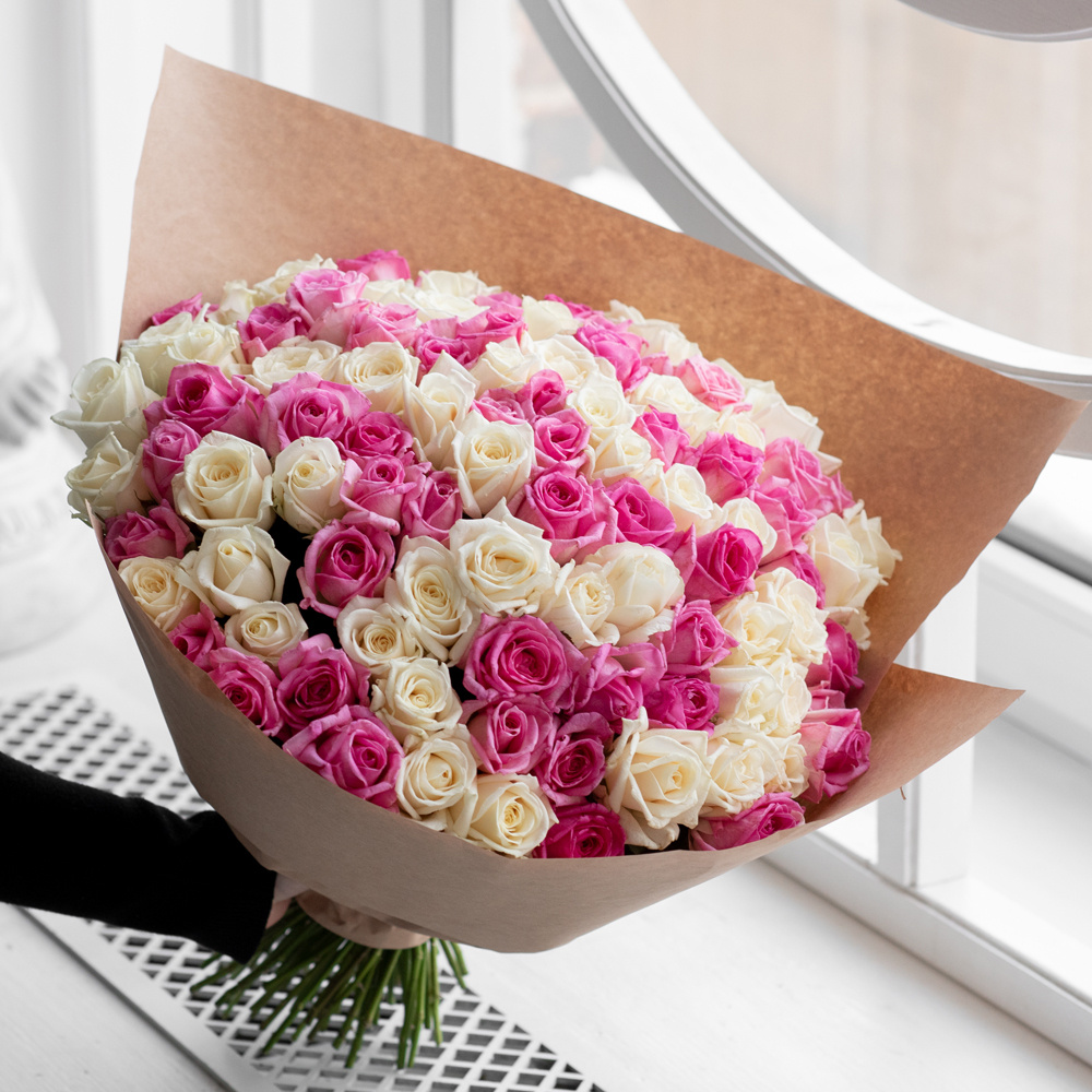Розы белые и розовые недорого: 101 цветок по цене 16035 ₽ - купить в  RoseMarkt с доставкой по Санкт-Петербургу