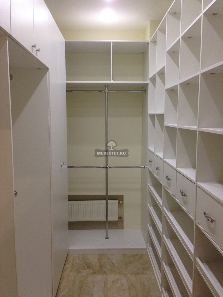 П-образная гардеробная комната из МДФ в стиле минимализм