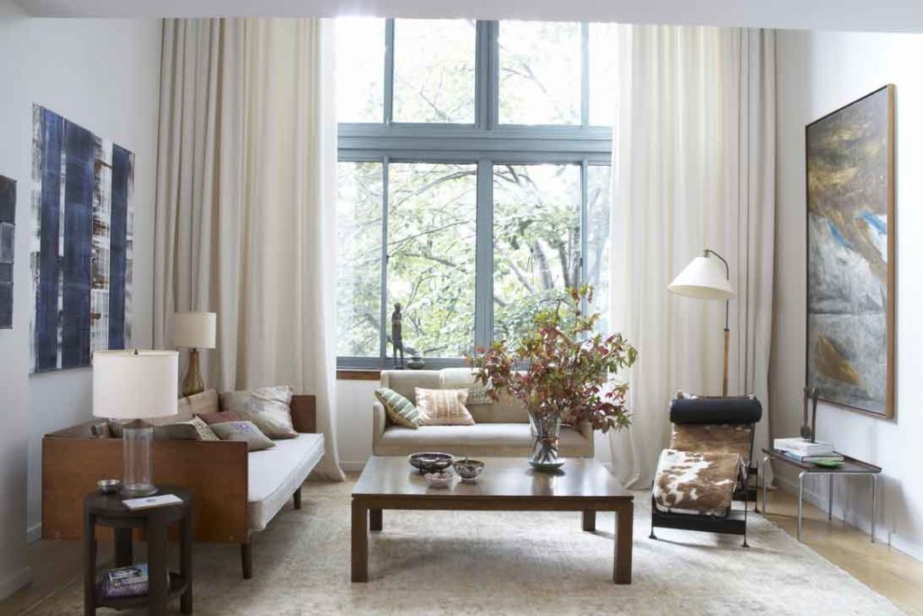 Шторы в гостиную - фото лучших идей современных штор в интерьере гостиной