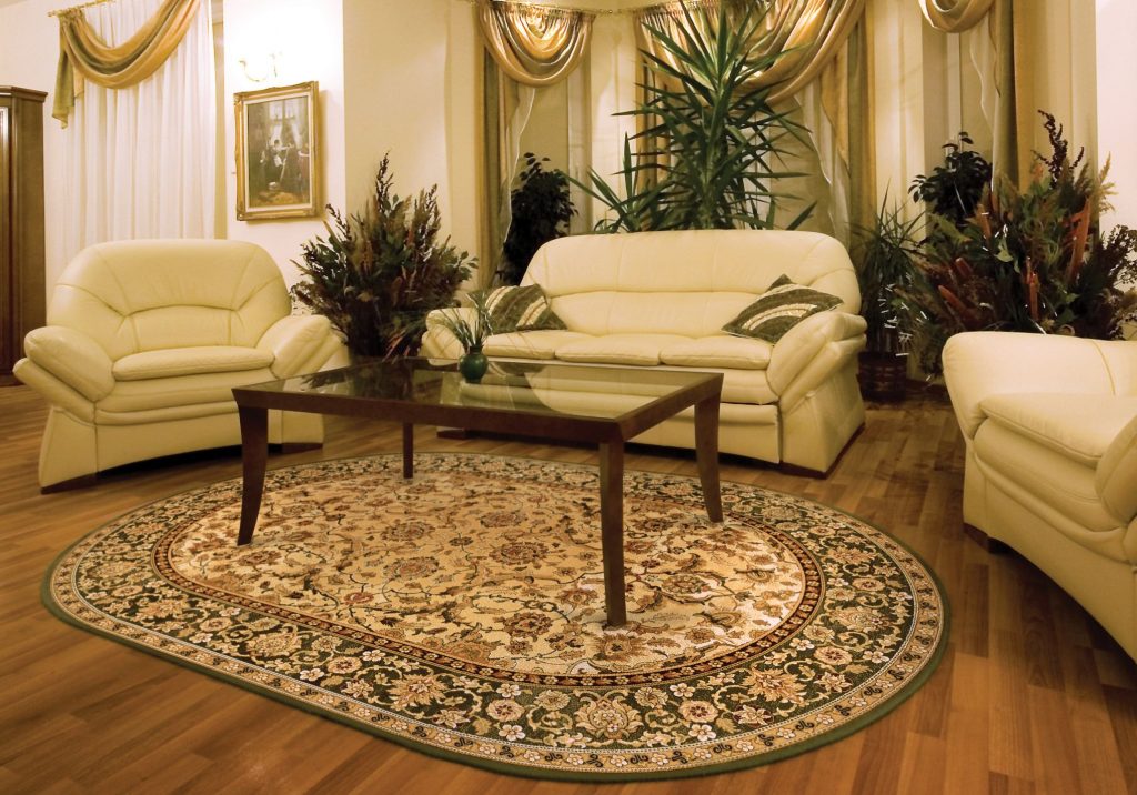 Ковер в гостиную на пол, в зал | Современные ковры в интерьере гостиной  комнаты - Интернет-магазин ковров «Самира»