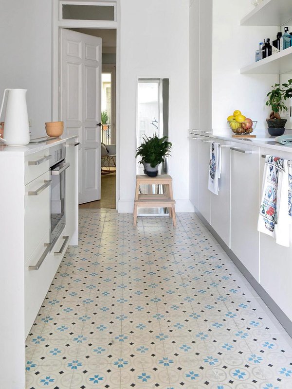 Напольная плитка в интерьере кухни: 25 идей дизайна на фото