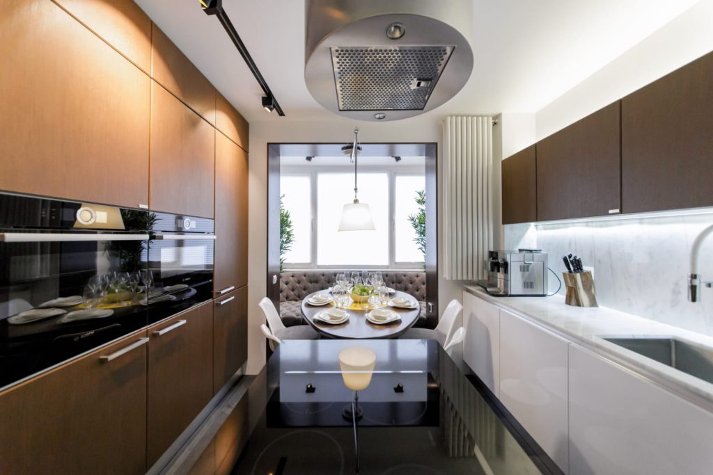 Дизайн кухни с балконом: 55 фото, реальные примеры совмещения