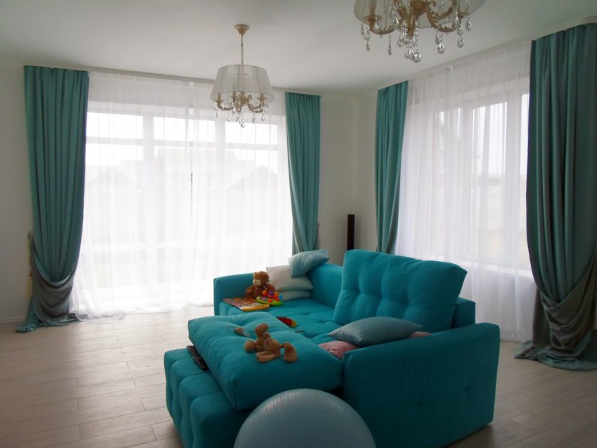 Бирюзовая гостиная - 80 фото идей сочетания цвета в интерьере бирюзовой  гостиной