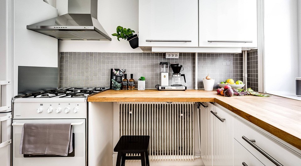 9 идей оформления маленькой кухни для большой семьи | ivd.ru