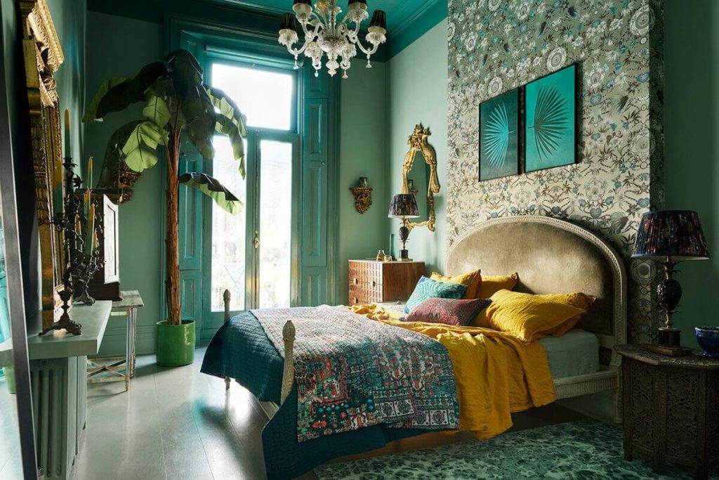 Покрывало на кровать в интерьере спальни: лучшие советы по подбору цвета,  размера, материала и фактуры