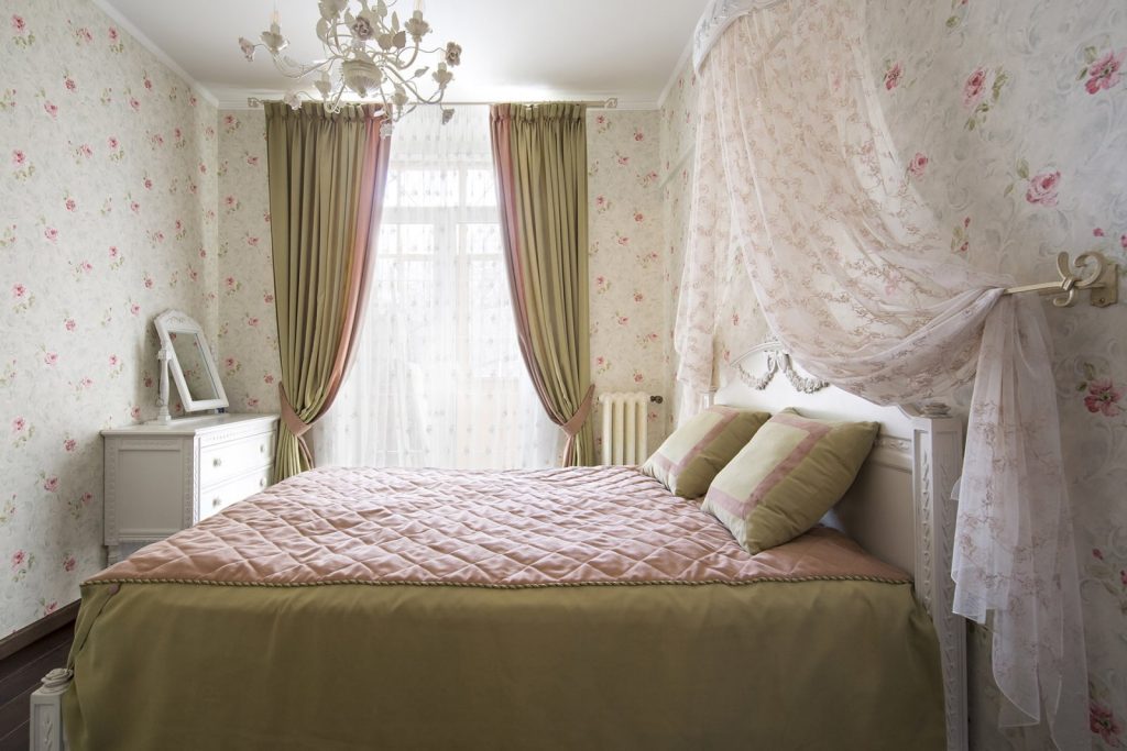Как сочетать шторы и покрывала в спальне? – 5 нехитрых правил и подборка  идей