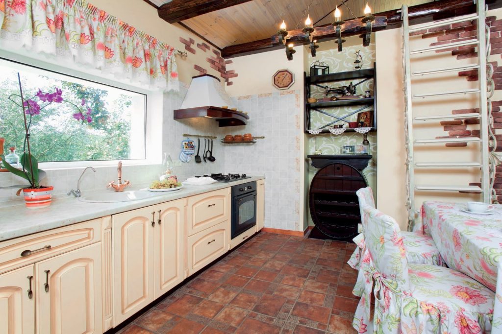 Кухня Прованс в деревянном доме (34 фото)