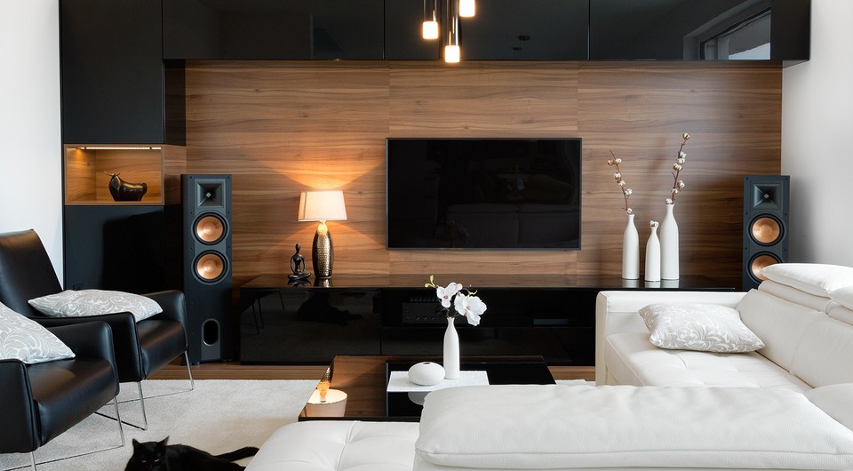 Телевизор на стене в гостиной: как оформить зону правильно и красиво |  ivd.ru