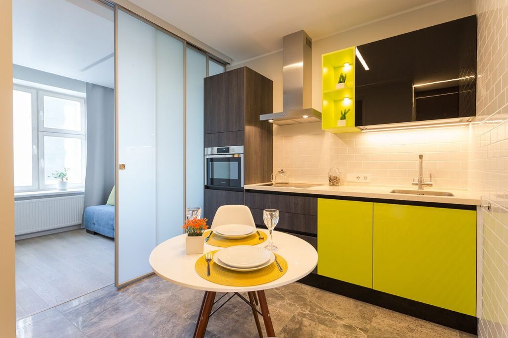 Перегородка между кухней и гостиной: 60+ фото, красивые варианты зонирования