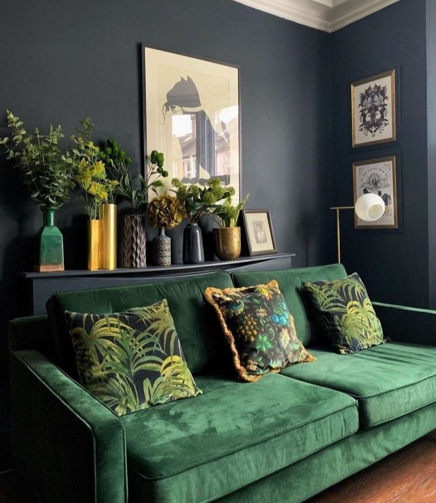 Серо зеленый диван в интерьере (66 фото)