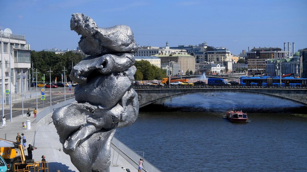 Скульптура Большая глина остается в Москве не только из-за логистики -  РИА Новости, 23.08.2022
