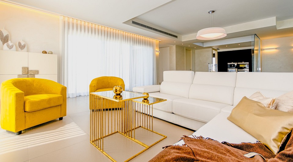 Создаем идеальную мягкую зону в гостиной: 7 способов сочетать диван и кресла  | ivd.ru