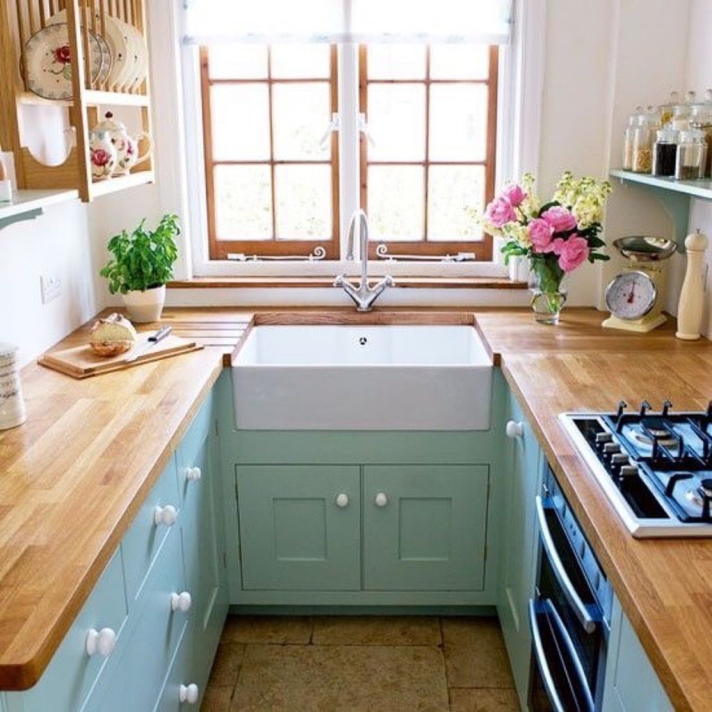 Дизайн кухни с окном – 38 фото в интерьере и нюансы оформления