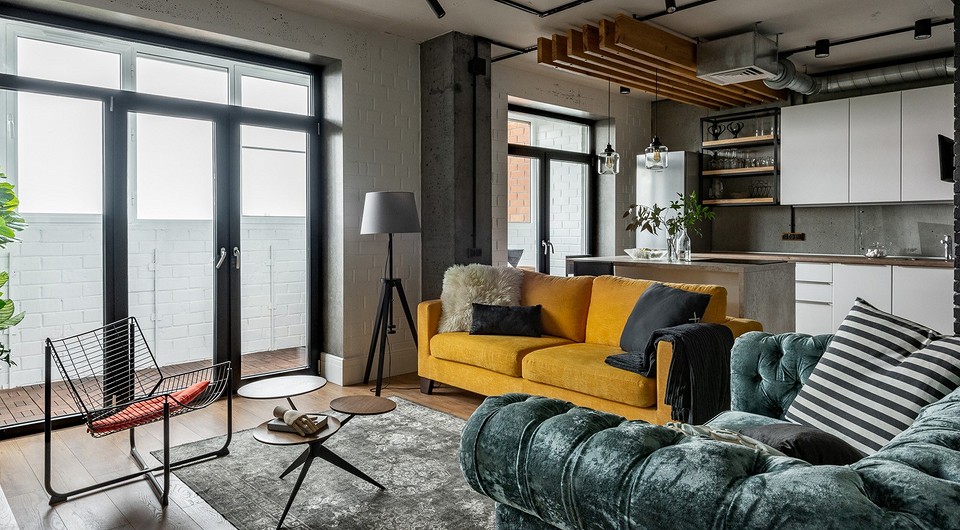 Бетонный потолок, кирпичные стены и мебель ИКЕА: интерьер квартиры в стиле  лофт | ivd.ru